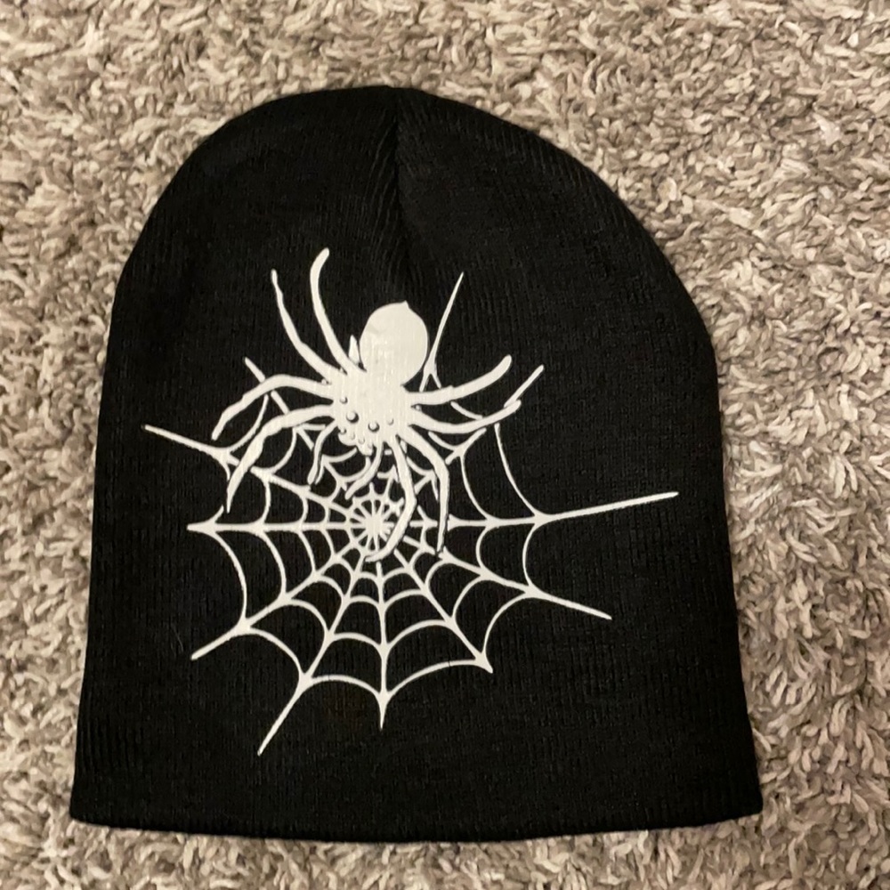Black spiderweb hat